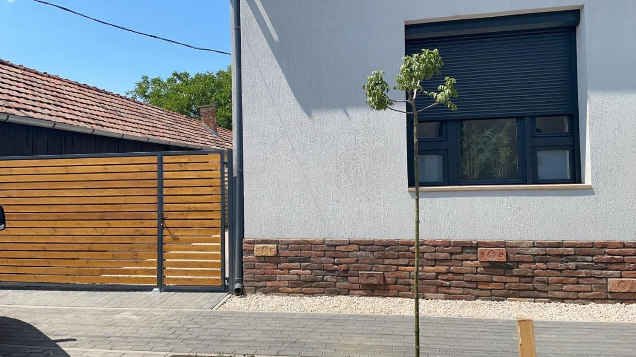 Ráday 4 Apartmanok - Namaste Hajdúszoboszló Esterno foto